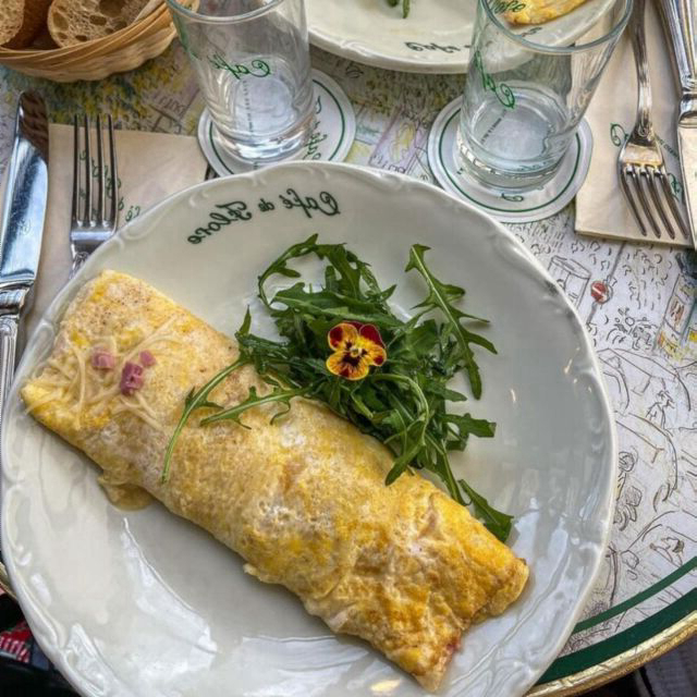 🌼 Ça sent le printemps 🌼

🌼 It smells like spring 🌼

 📸  @cristina_barbaros_

#cafedeflore #saintgermaindespres #rivegauche #pariscafe #cafeparisien #parisiancafe #frenchcafe #parisianstyle #parisianlifestyle #spring #leprintempsarrive #leprintempsestlà