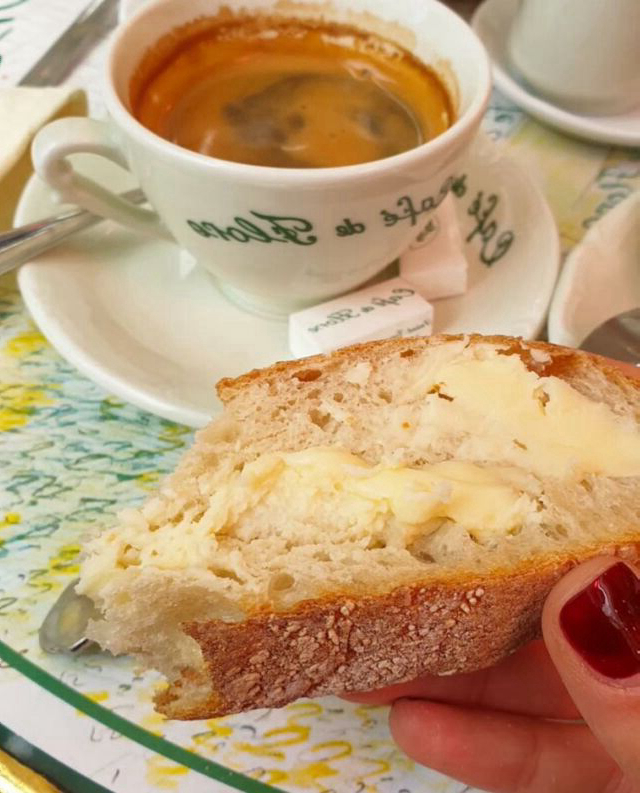 Des plaisirs simples 🥖☕

Simple pleasures 🥖☕

📸 @_oksi_nechay

#CafedeFlore #ParisianCafe #SaintGermain #ParisCafe #CoffeeInParis #FloreMoments #ParisianLife #CafeCulture #ChicCafe #ParisianCharm #FloreExperience #CafeLife #HistoricCafe #ParisLove #IconicCafe #FloreVibes #FrenchCafe #CoffeeLover #InstaCafe #FloreMagic #cappuccino