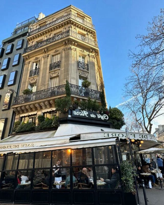 Une terrasse, un délicieux café et le soleil, voilà la combinaison parfaite. 🌞☕

A terrace, a delicious coffee and the sun : the perfect combo. 🌞☕

📸  @hh.ermosa 

#cafedeflore #paris #instagood #instadaily #doitinparis #parisisalwaysagoodidea #cute #parisianstyle #picofday #photoofheday #parismonamour #french #parisienne #fashion #breakfast #parisjetaime #mylittleparis #repost #gourmandises #profiteroles